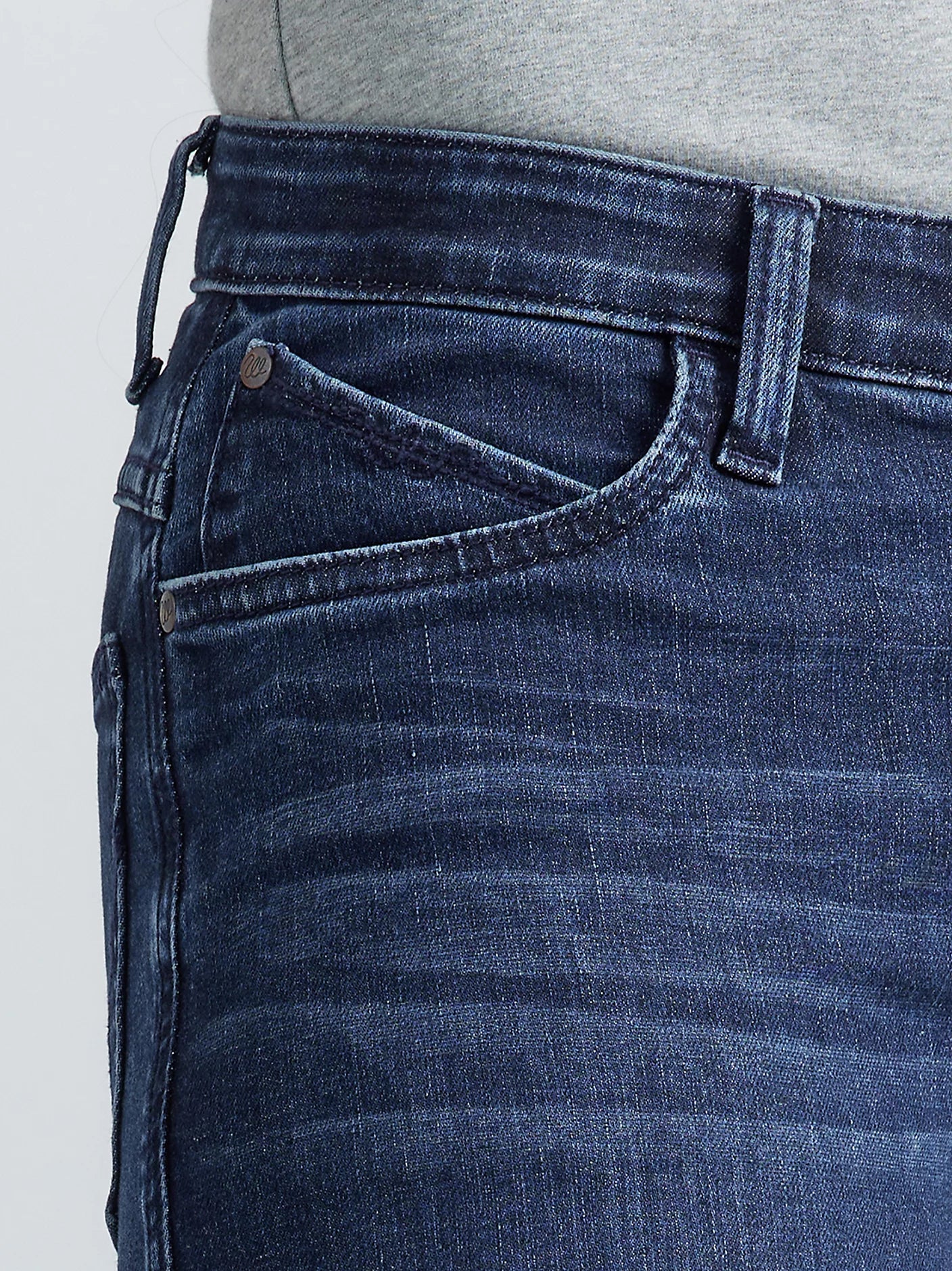 Women's Wrangler Ultimate Riding Jean Willow Mid-Rise Trouser in Sloane