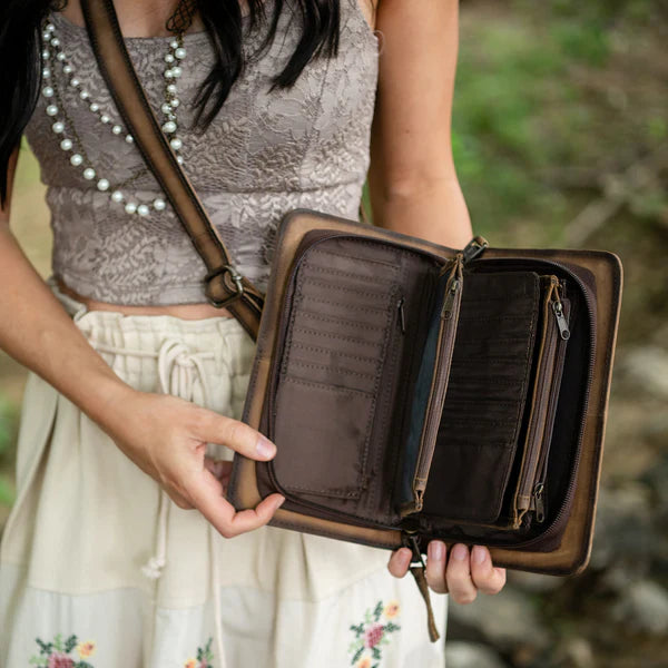 STS Baroness Evie Organizer